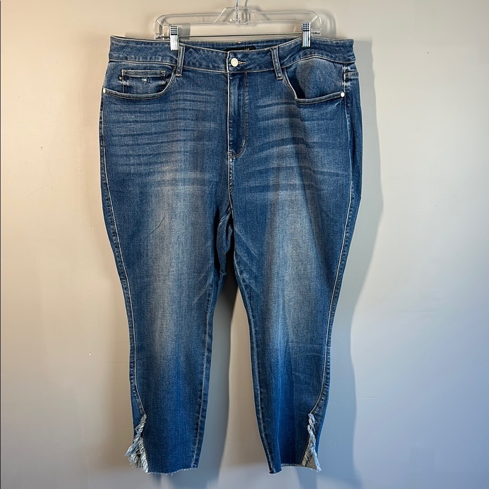 Judy Blue Skylar High Waist Hem Detail Skinny Jeans Size 24W - Picture 3 of 16